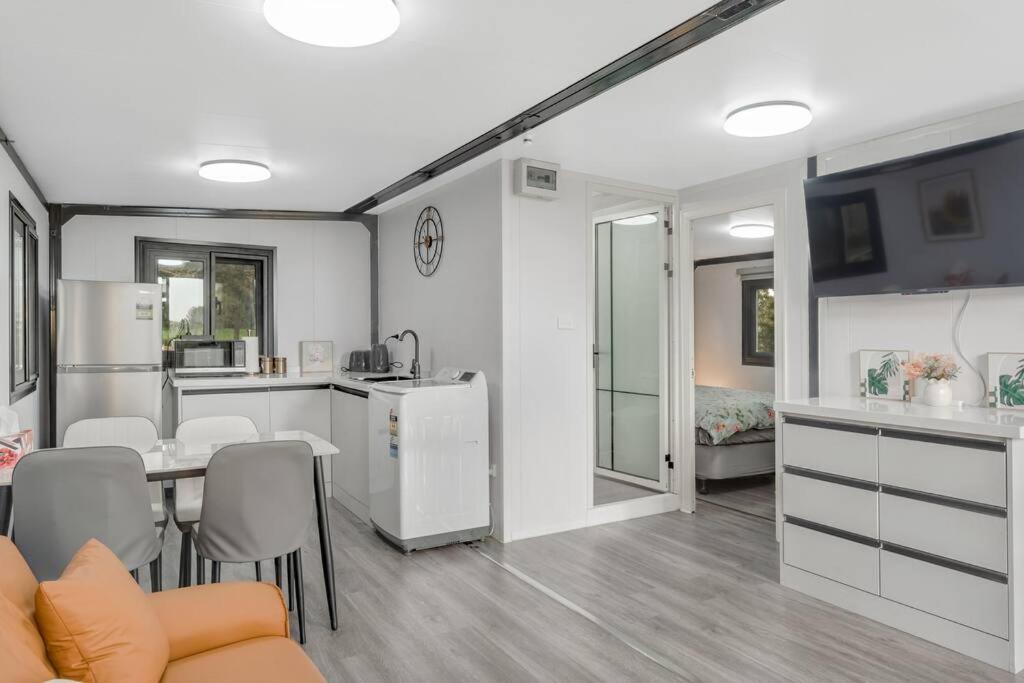 2 Bedrooms Cabin 5 Min To Pukekohe Town Centre Exteriör bild
