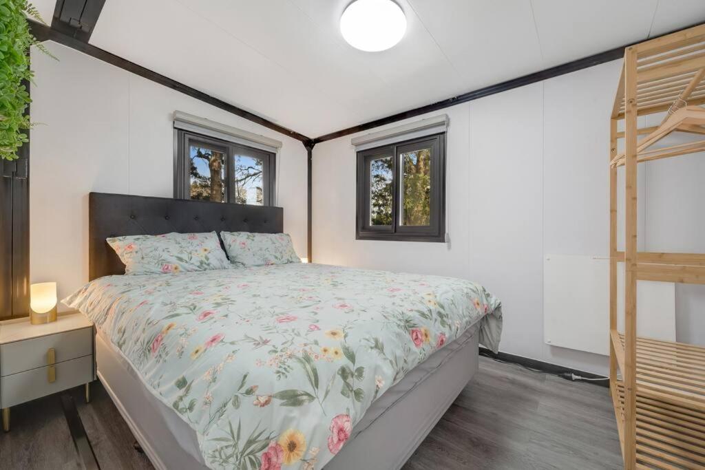2 Bedrooms Cabin 5 Min To Pukekohe Town Centre Exteriör bild